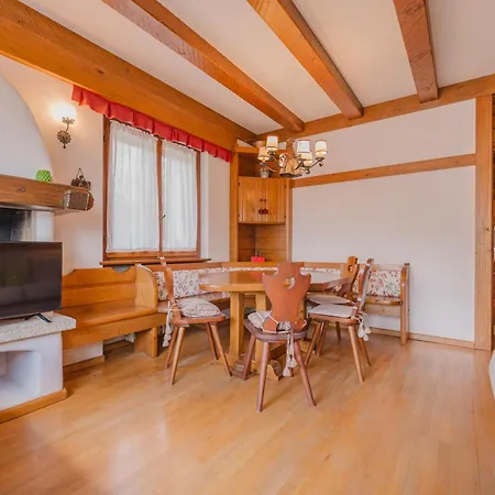 Casa Verocai - Mountain View Terrace & Parking 아파트 코르티나 담페조